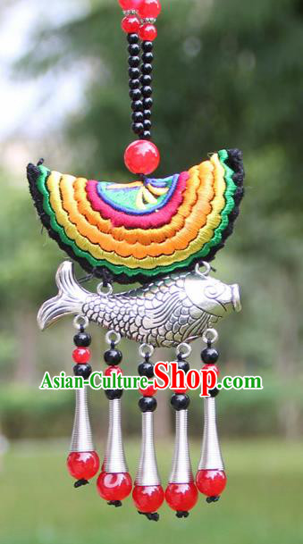 Chinese Traditional Accessories Yunnan Minority Yellow Embroidered Sliver Fish Necklace for Women