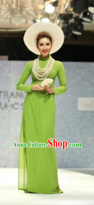 Asian Vietnam National Costume Vietnamese Bride Trational Dress Green Ao Dai Cheongsam for Women