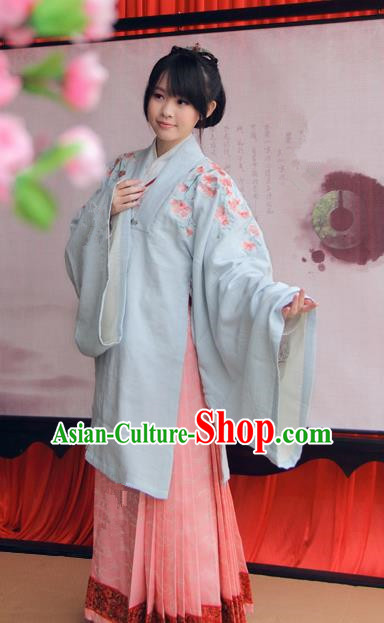 Asian China Ancient Princess Costume Chinese Ming Dynasty Palace Lady Embroidered Clothing for Women