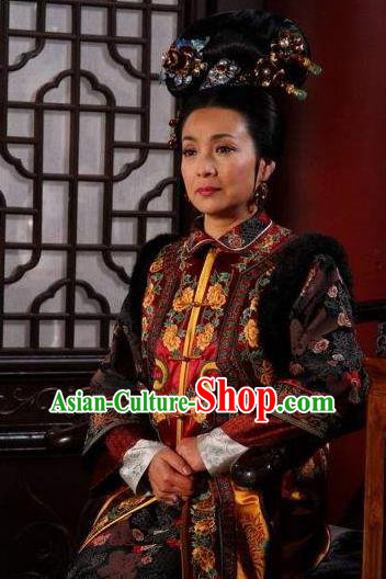 Ancient Chinese Qing Dynasty Manchu Empress Dowager Embroidered Historical Costume for Women