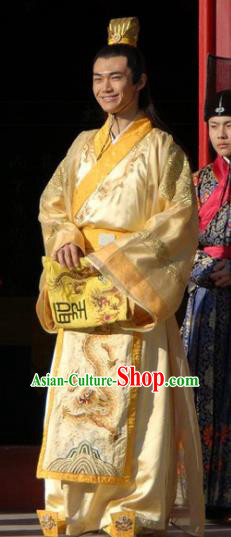 Chinese Ancient Ming Dynasty Crown Prince of Emperor Jiajing Clothing for Men