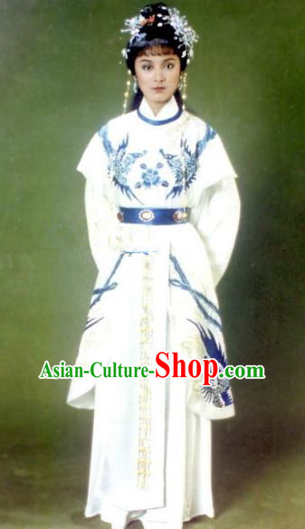 Ancient Chinese Ming Dynasty Princess Changping Embroidered Historical Costume Palace Replica Costume for Women