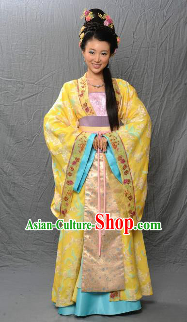 Chinese Ancient Tang Dynasty Imperial Concubine Embroidered Hanfu Yellow Dress Historical Costume for Women