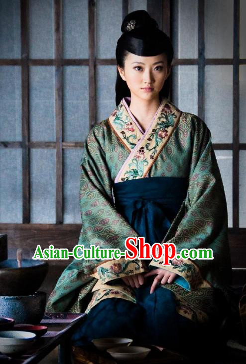 Chinese Ancient Warring States Time Theatre Palace Princess Embroidered Costume for Women