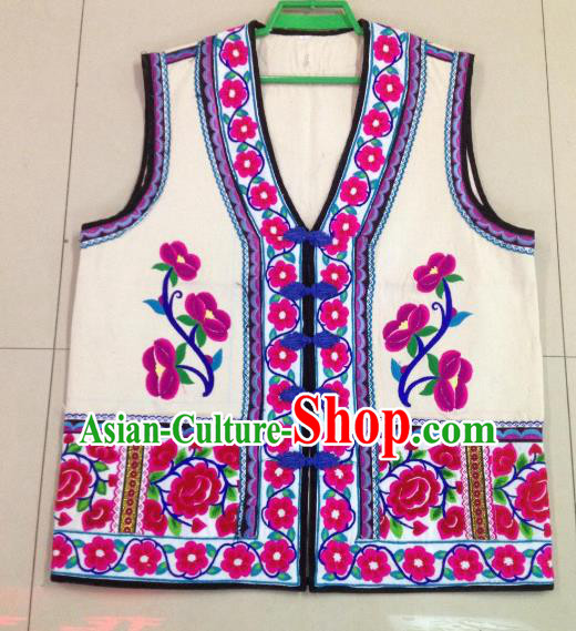 Traditional Chinese Bai Nationality Costume Ethnic Folk Dance Clothing Embroidered White Vests for Men