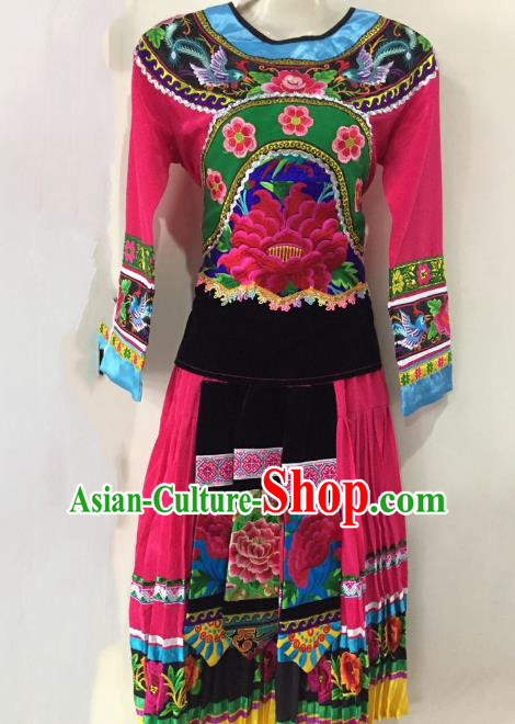 Traditional Chinese Yi Nationality Performance Rosy Dress Folk Dance Ethnic Embroidered Costume for Women
