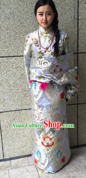 Chinese Zang Nationality White Brocade Tibetan Robe, China Traditional Tibetan Ethnic Heishui Dance Costume for Women