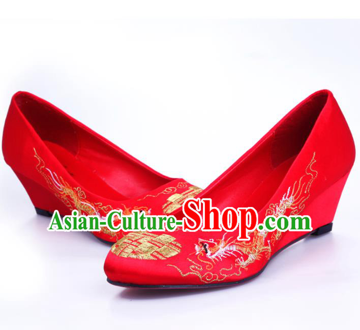 Chinese Traditional Handmade Wedding Embroidered Shoes Bride Red Wedge-heeled Shoes for Women