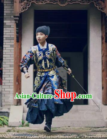 Chinese Ancient Swordsman Costume Traditional Ming Dynasty Imperial Bodyguard Embroidered Costumes for Men