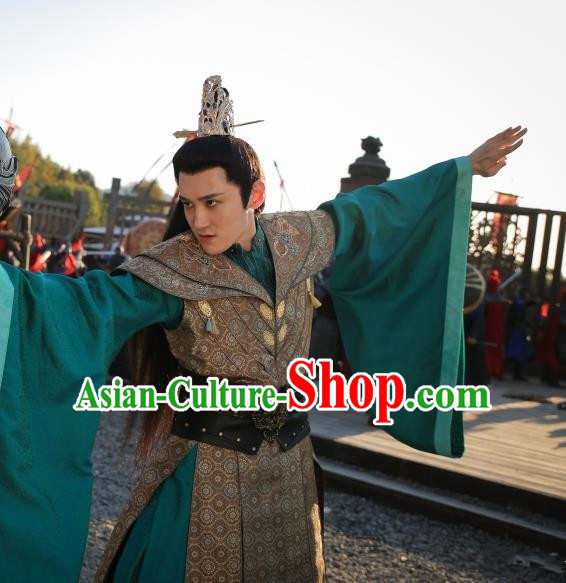 Chinese Ancient Swordsman Royal Highness Embroidered Costumes and Headpiece for Men