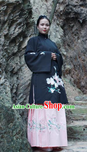 Chinese Ancient Nobility Lady Hanfu Dress Ming Dynasty Embroidered Costume for Rich Women