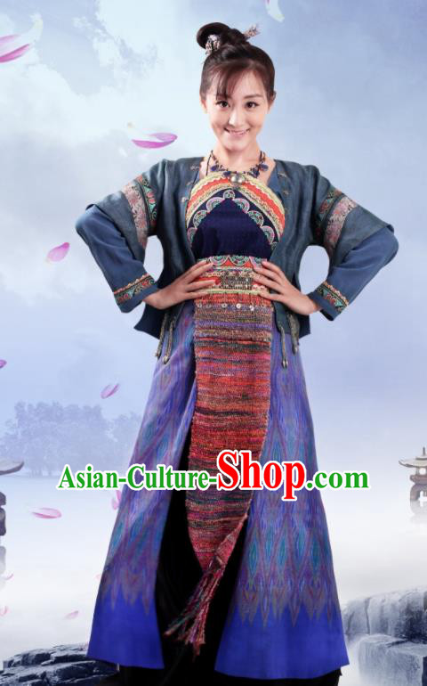 Chinese Traditional Ming Dynasty Swordswoman Replica Costumes Ancient Female Knight Hanfu Dress for Women