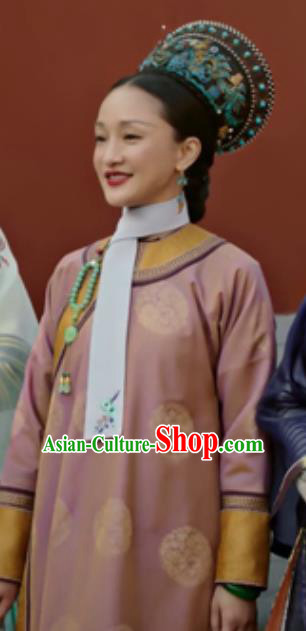 Chinese Ancient Qing Dynasty Imperial Concubine Ruyi Embroidered Costumes and Headpiece Complete Set
