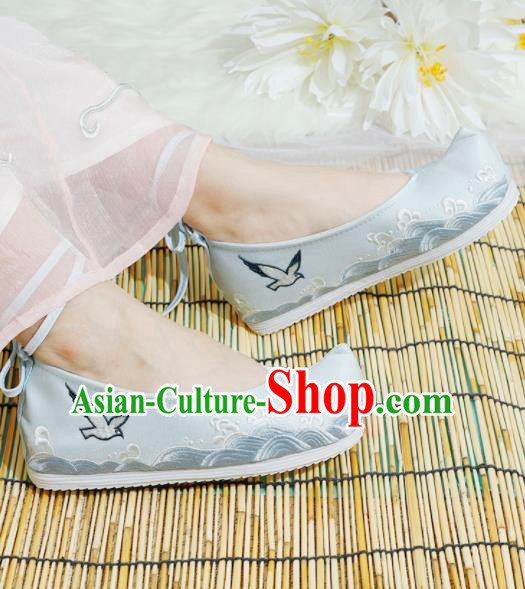 Chinese National Blue Embroidered Shoes Ancient Traditional Princess Shoes Hanfu Shoes for Women