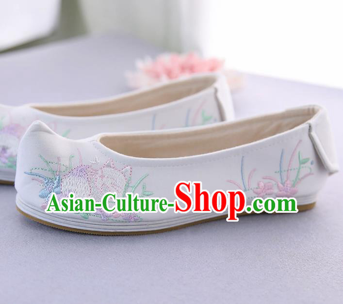 Traditional Chinese National Embroidered Orchid White Shoes Ancient Princess Cloth Shoes Handmade Hanfu Shoes for Women