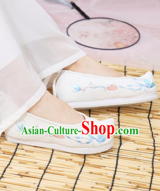 Traditional Chinese National Embroidered Magnolia White Shoes Ancient Princess Shoes Handmade Hanfu Shoes for Women
