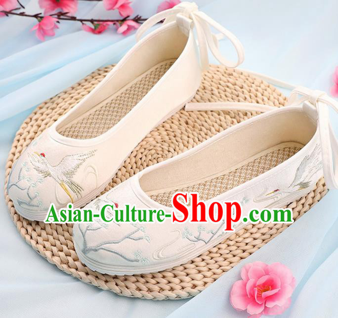 Traditional Chinese Embroidered Crane Pine White Shoes Handmade Cloth Shoes National Cloth Shoes for Women