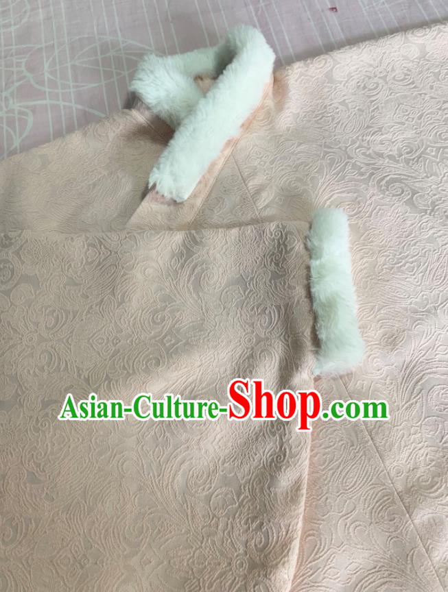 Chinese Ancient Court Winter White Blouse Traditional Ming Dynasty Queen Costume for Women