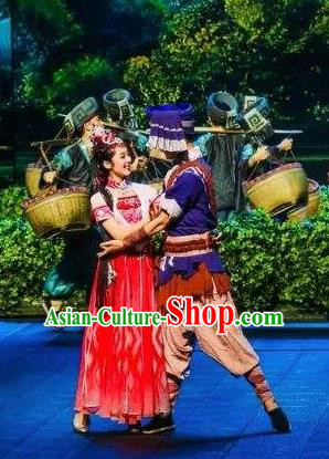 Chinese The Romantic Show of Guilin Stage Show Zhuang Nationality Dance Costumes for Women for Men