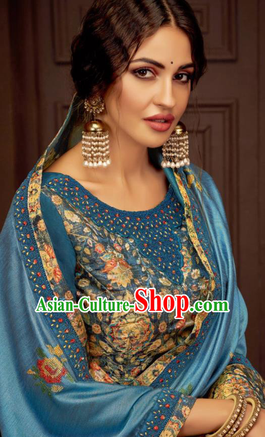 Asian Indian Court Blue Silk Embroidered Sari Dress India Traditional Bollywood Costumes for Women