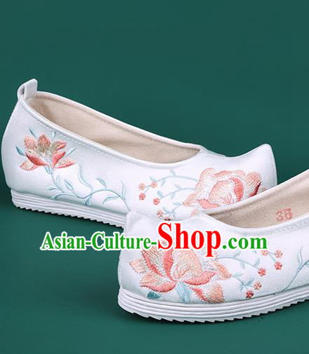 Chinese Traditional Wedding Embroidered Peony White Shoes Hanfu Shoes Princess Shoes for Women