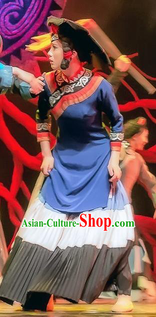 Da Liang Mountains Echo Chinese Yi Nationality Dance Stage Performance Costume and Headpiece for Women