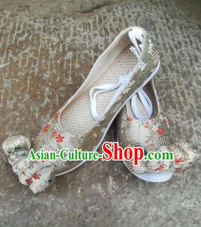 Asian Chinese Traditional Shoes Ancient Song Dynasty Wedding Beige Shoes Hanfu Shoes for Women