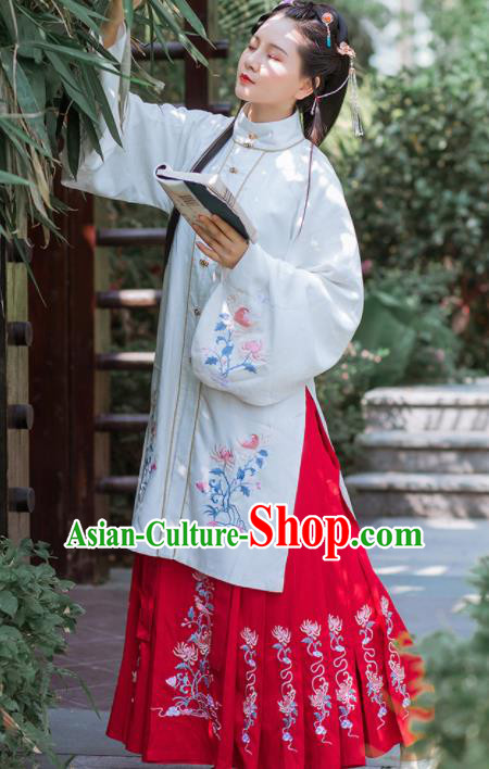 Chinese Traditional Ancient Princess Embroidered Hanfu Dress Ming Dynasty Historical Costume for Women