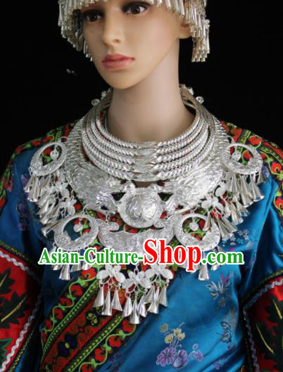 Chinese Traditional Miao Nationality Wedding Necklet Hmong Sliver Carving Necklace for Women