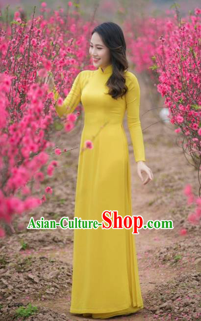 Asian Vietnam Traditional Cheongsam Vietnamese Bride Classical Yellow Aodai Qipao Dress for Women
