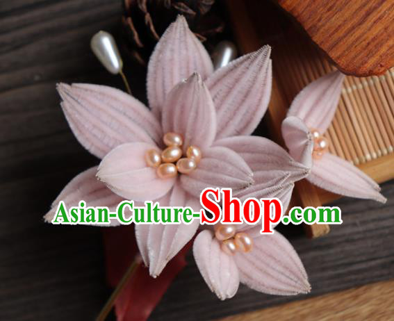 Handmade Chinese Classical Pink Velvet Flowers Brooch Ancient Palace Breastpin for Women