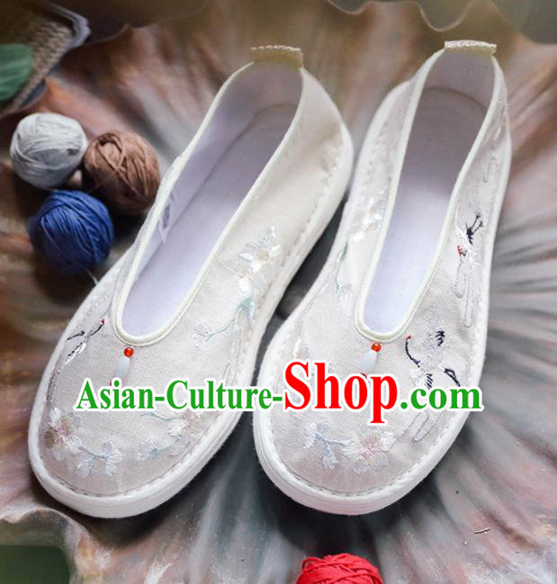 Chinese Handmade Cloth Shoes Traditional National Shoes Ancient Princess White Embroidered Hanfu Shoes for Women