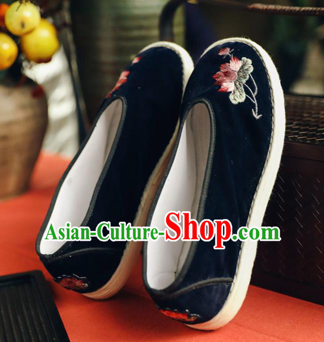 Chinese Handmade Black Cloth Shoes Traditional National Shoes Ancient Princess Embroidered Lotus Hanfu Shoes for Women