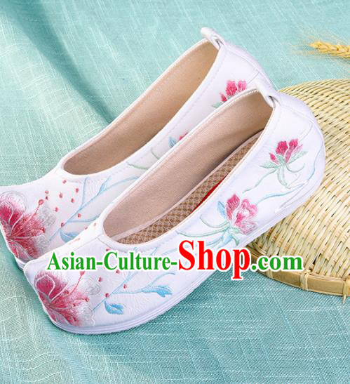 Chinese Traditional Embroidered Peach Blossom White Shoes Hanfu Cloth Shoes Handmade Ancient Princess Shoes for Women
