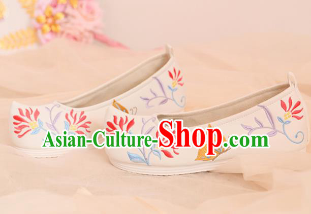 Chinese Traditional Shoes Opera Shoes Hanfu Princess Shoes Embroidered Butterfly White Shoes for Women