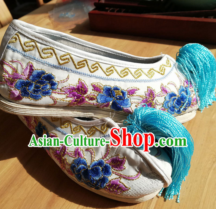 Chinese Traditional Beijing Opera White Satin Shoes Ancient Princess Hanfu Embroidered Shoes for Adults
