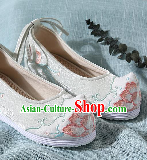 Chinese Handmade Light Green Embroidered Bow Shoes Traditional Ming Dynasty Hanfu Shoes Princess Shoes for Women