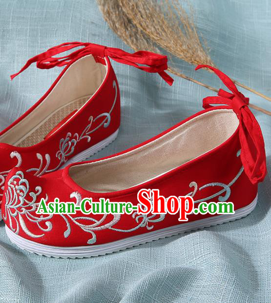 Chinese Handmade Embroidered Chrysanthemum Red Bow Shoes Traditional Ming Dynasty Hanfu Shoes Princess Shoes for Women