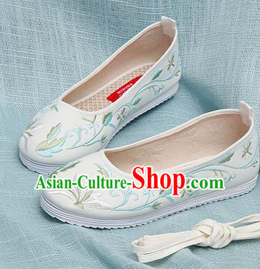 Chinese Handmade Embroidered White Cloth Shoes Traditional Ming Dynasty Hanfu Shoes Princess Shoes for Women