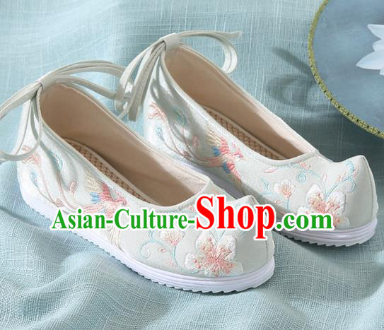 Chinese Handmade Embroidered Flower Bird Light Green Cloth Shoes Traditional Hanfu Shoes National Shoes for Women