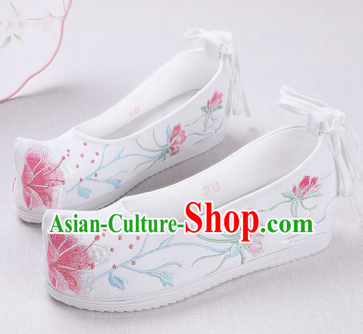 Chinese Handmade Opera Embroidered White Shoes Traditional Hanfu Shoes National Shoes for Women