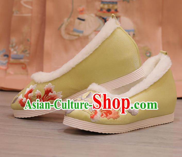 China Princess Shoes Opera Shoes Handmade Cloth Shoes Embroidered Hibiscus Yellow Shoes