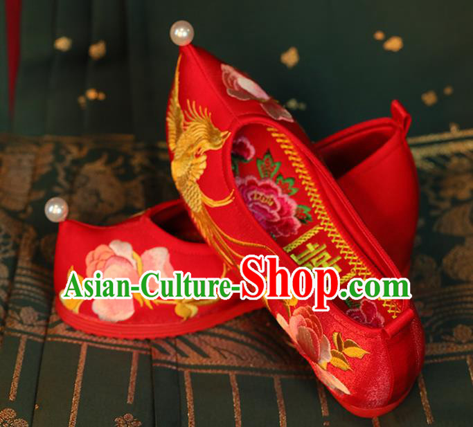 China Handmade Red Cloth Shoes Wedding Hanfu Shoes Princess Shoes Bride Shoes Embroidered Phoenix Peony Shoes