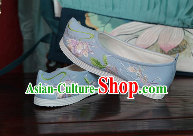 China Princess Shoes Women Shoes Handmade Hanfu Shoes Light Blue Cloth Shoes Embroidered Epiphyllum Shoes