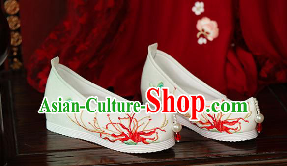 China Handmade Cloth Shoes Ming Dynasty Princess Shoes Hanfu Shoes Embroidered Red Spider Lily Shoes