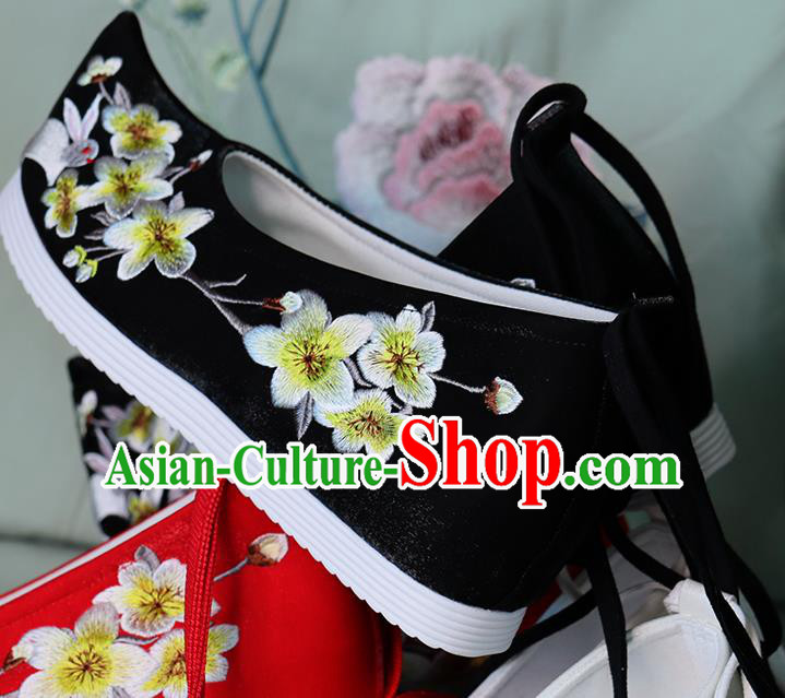 China Handmade Cloth Shoes Embroidered Pear Flowers Rabbit Shoes Hanfu Black Bow Shoes Princess Shoes