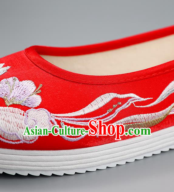 China Red Embroidered Shoes Princess Shoes Traditional Hanfu Shoes Handmade Cloth Shoes Ancient Wedding Shoes