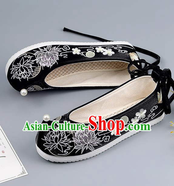 China Ming Dynasty Princess Shoes Embroidered Lotus Shoes Traditional Pearl Shoes Black Hanfu Shoes
