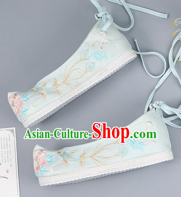 Traditional China National Shoes Handmade Hanfu Shoes Light Blue Cloth Shoes Embroidered Shoes Bride Shoes
