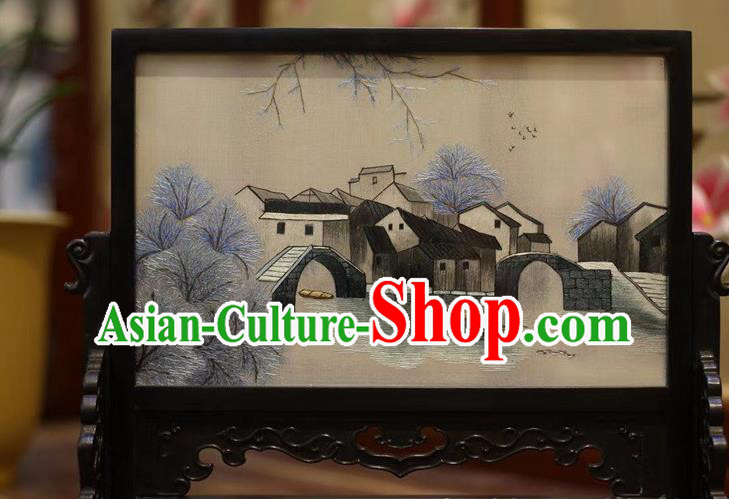 China Hand Suzhou Embroidery Craft Desk Screen Traditional Wood Carving Screen Embroidered Table Screen